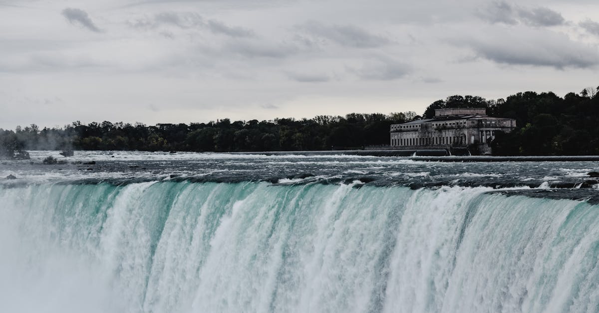 découvrez l'énergie hydropower : une source durable et renouvelable d'électricité tirée de la puissance de l'eau. explorez ses avantages, son fonctionnement et son rôle essentiel dans la transition énergétique.