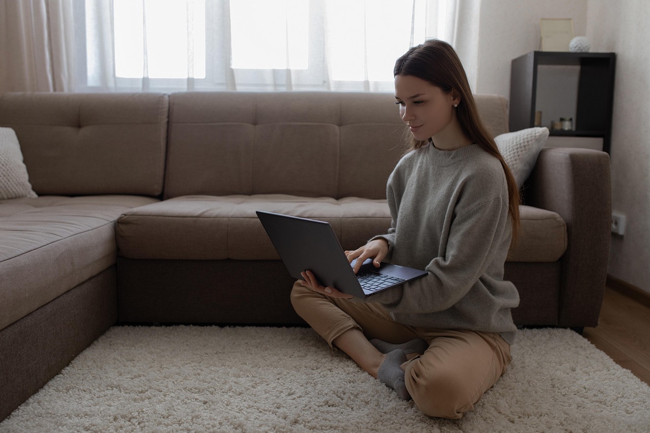 découvrez les avantages du télétravail : flexibilité, productivité accrue et équilibre entre vie professionnelle et personnelle. apprenez comment optimiser votre expérience de télétravail pour un quotidien épanouissant.