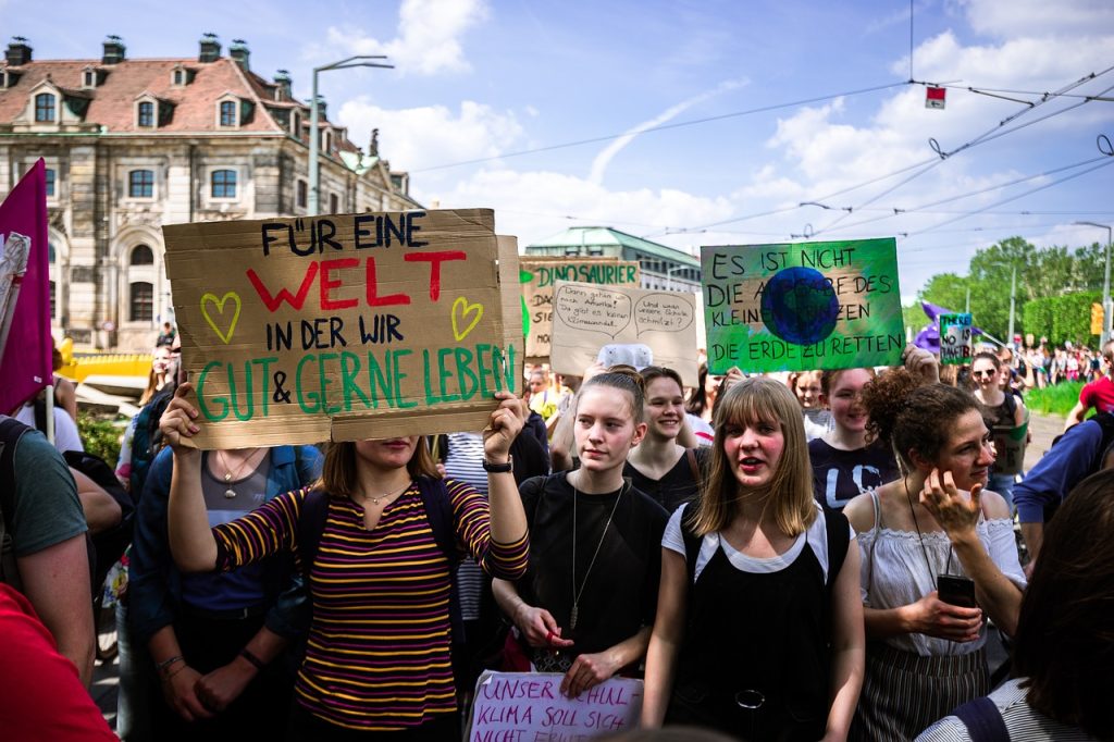 découvrez comment les inégalités climatiques affectent les communautés à travers le monde, les impacts sur les populations vulnérables et les solutions pour promouvoir une justice climatique.