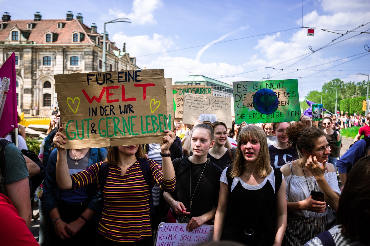 découvrez comment les inégalités climatiques affectent les communautés à travers le monde, les impacts sur les populations vulnérables et les solutions pour promouvoir une justice climatique.