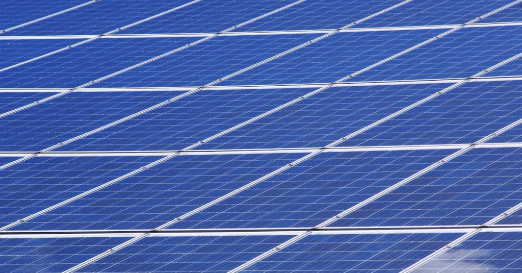 découvrez les solutions d'énergie alternative qui transforment notre façon de produire et de consommer de l'énergie. explorez des technologies durables comme l'énergie solaire, éolienne, et géothermique pour un avenir plus vert.