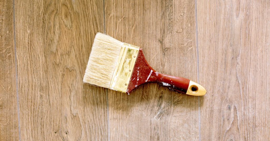 découvrez l'upcycling, une démarche créative et durable qui transforme les déchets en objets uniques et fonctionnels. apprenez à valoriser vos vieux vêtements, meubles et matériaux pour donner une seconde vie à vos biens tout en préservant l'environnement.
