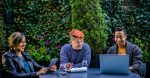 découvrez l'importance de la collaboration dans le monde professionnel. apprenez comment unir les forces, favoriser l'innovation et atteindre des objectifs communs grâce à une synergie efficace entre les équipes.