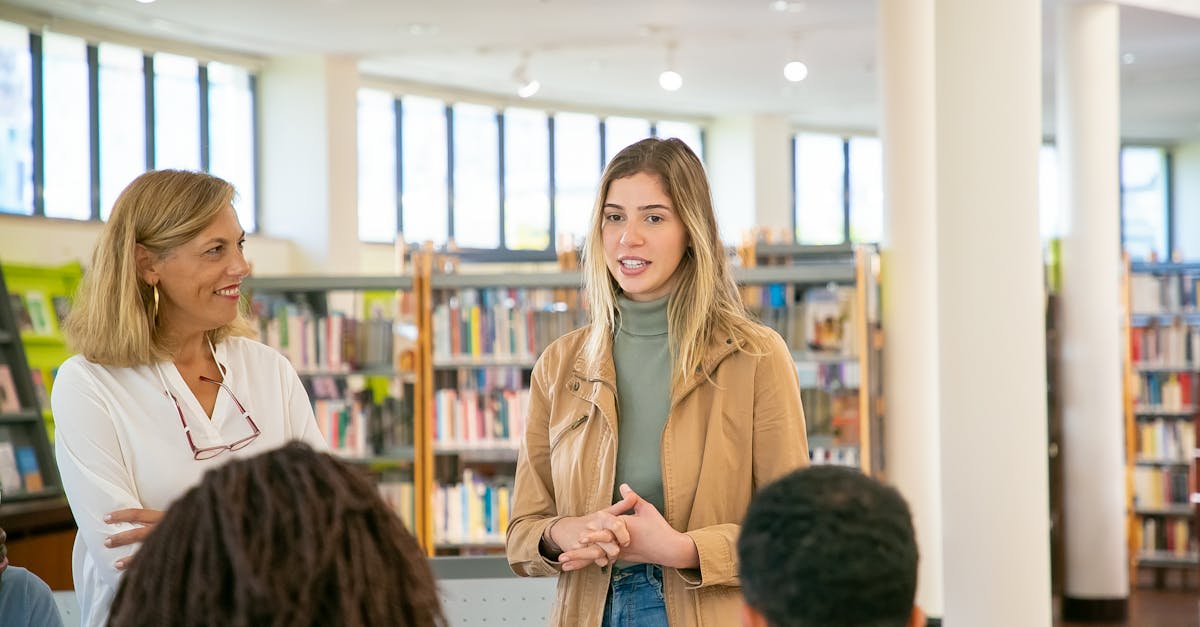 découvrez comment le partage de connaissances favorise la collaboration, l'innovation et la montée en compétences au sein des organisations. conseils et bonnes pratiques pour partager efficacement le savoir.