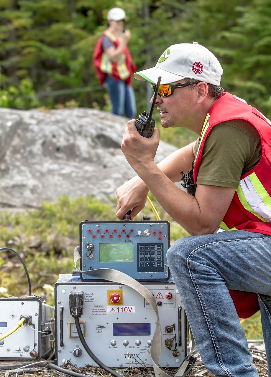 découvrez le rôle clé du technicien qse (qualité, sécurité, environnement) dans l'amélioration des processus industriels, la gestion des risques et la conformité aux normes.